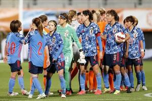 　サッカー女子国際親善試合でオランダと引き分けた女子日本代表＝１１月２９日、ハーグ（共同）