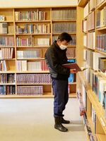 前山文庫のほかに古賀稔康文庫が並んでいる「伊万里学研究室」