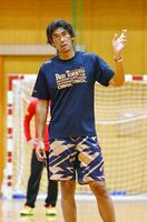 トヨタ紡織九州レッドトルネードの岩本真典コーチ。２４年前の世界選手権では日本代表の主力として活躍した