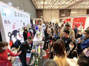 　４日、中国・上海で開かれた「Ｓａｋｅ＠文化祭」の会場（共同）