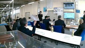 「ロボットアイデア甲子園」の第１回佐賀県大会のようす＝佐賀市鍋島町の九州ロボットセンター