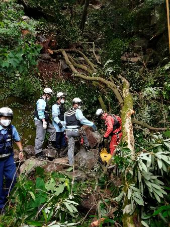 崖崩れで観光の母娘死亡 長崎 渓谷の遊歩道 １人救出 全国のニュース 佐賀新聞live