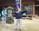 【動画】脊振・鹿路神社で百手祭　豊作祈願し弓矢射る